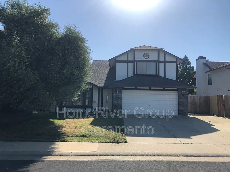 101 Steeplechase Dr photo 1