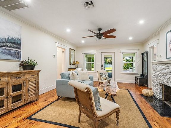 4th image of 2136 Vero Beach Ave
