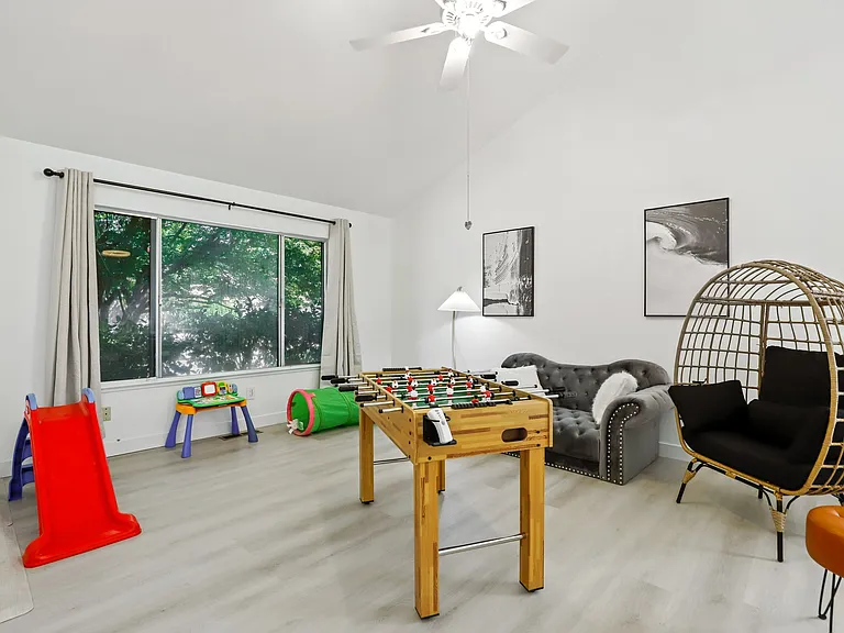 8560 Fern Crest Way — Photo 43