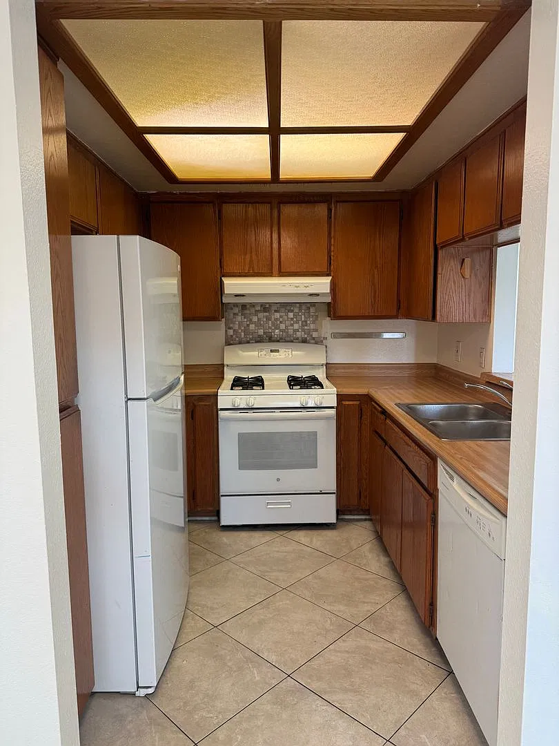 2 bedroom 2 bathroom — Photo 1