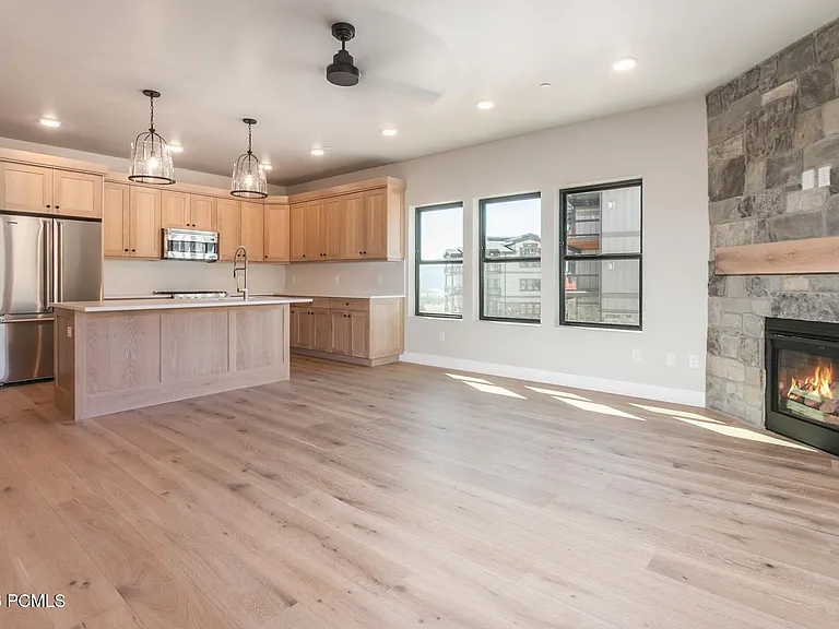 1124 W Vos Cir #203 — Photo 5