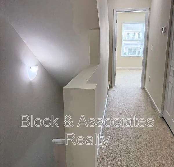 8527 Quarton Dr — Photo 12