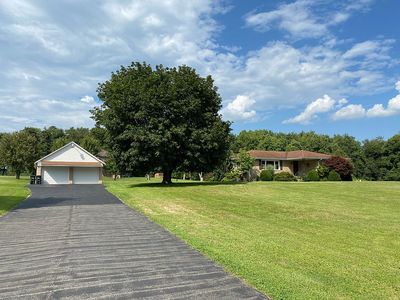 225 W McClain Rd, Rostraver Township, PA, 15012
