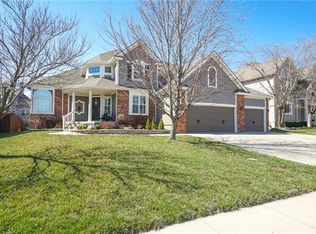 3816 SW Sandstone Dr, Lees Summit, MO 64082