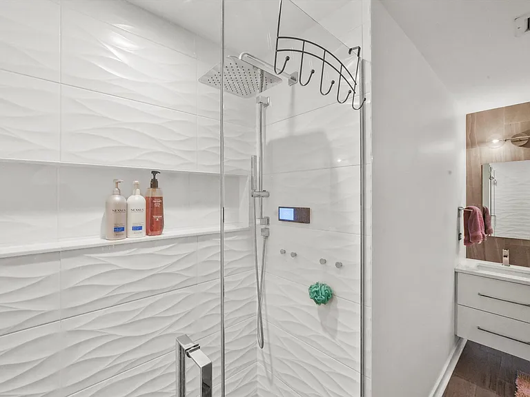 653 N Kingsbury St #1207 — Photo 21