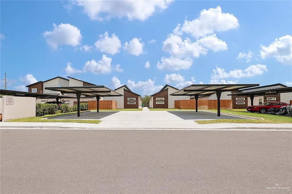 3 bed, 2.0 bath, 1087 sqft, $1,275 — Photo 2