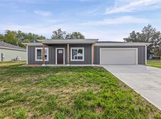 919 5th St, Osawatomie, KS 66064