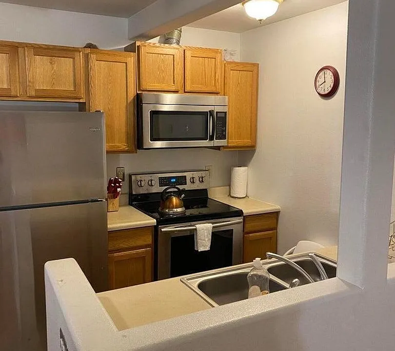 1435 W 25th Ave