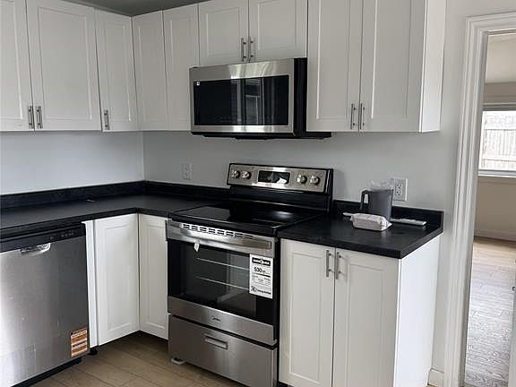 3rd image of 819 Frank Ave #2