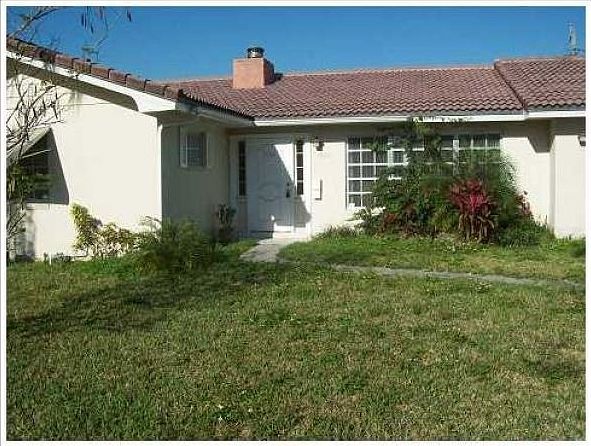 1st image of 4122 NW 79th Ave