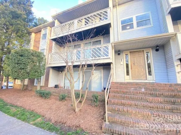 9530 Shannon Green Dr, Charlotte, NC 28213