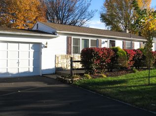 817 Valley Rd, Warminster, PA 18974