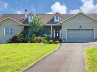 189 Bergen Cir, Slate Hill, NY 10973