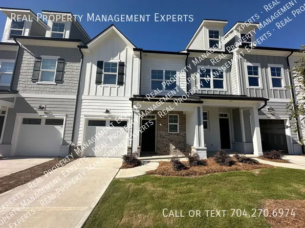 9437 Munsing Dr, Charlotte, NC 28269