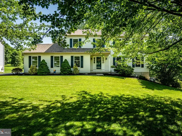 464 Creekside Dr, Downingtown, PA 19335