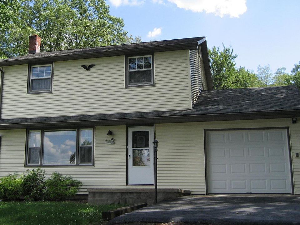 1st image of 317 Furey St S