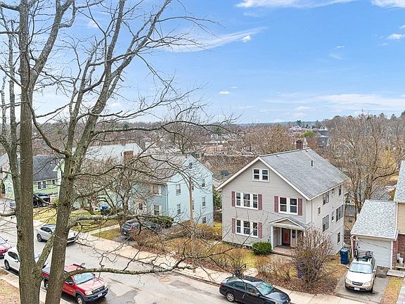5th image of 55 Redlands Rd