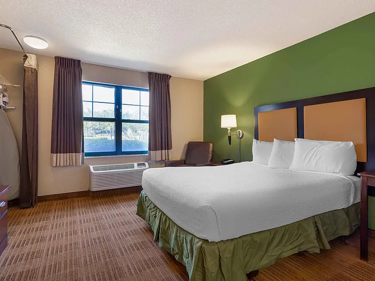 Studio Suite - 1 Queen Bed