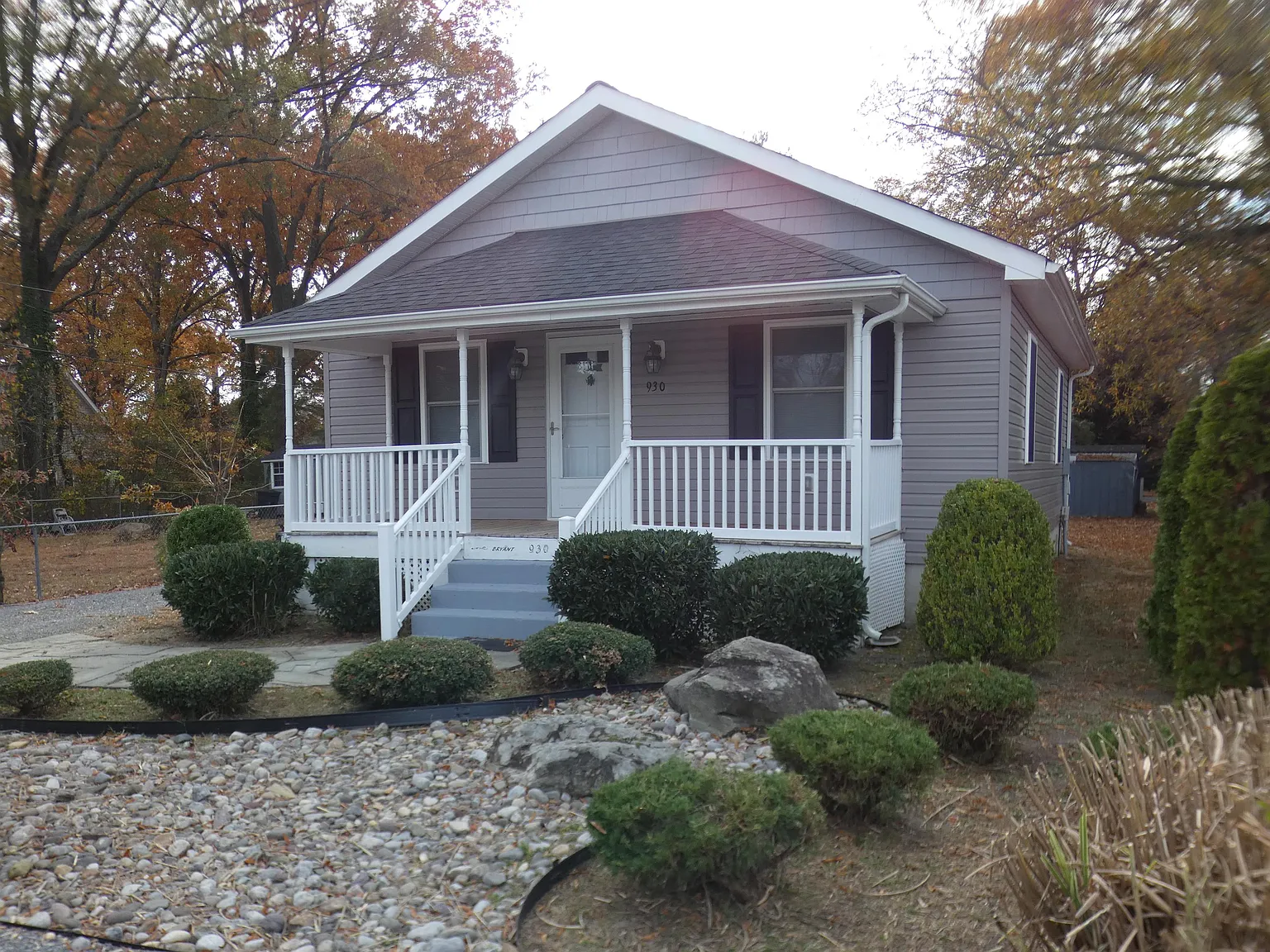 930 Bryant Avenue - 1 — Photo 2