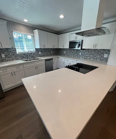 Alamo Dr — Photo 2