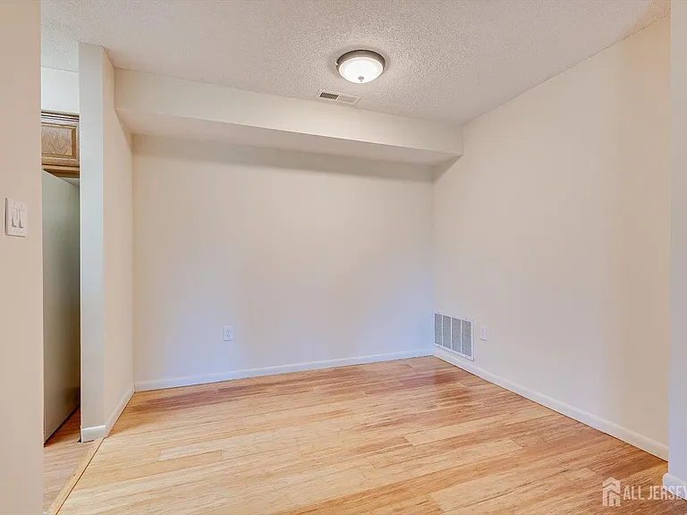 115 Ravens Crest Dr — Photo 7