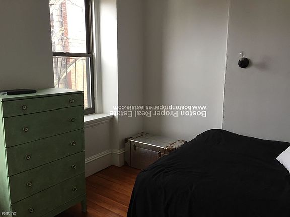 16 Hereford #5 Boston - Back Bay Unit Photo 6
