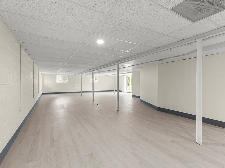 20325 Westview Dr — Photo 25