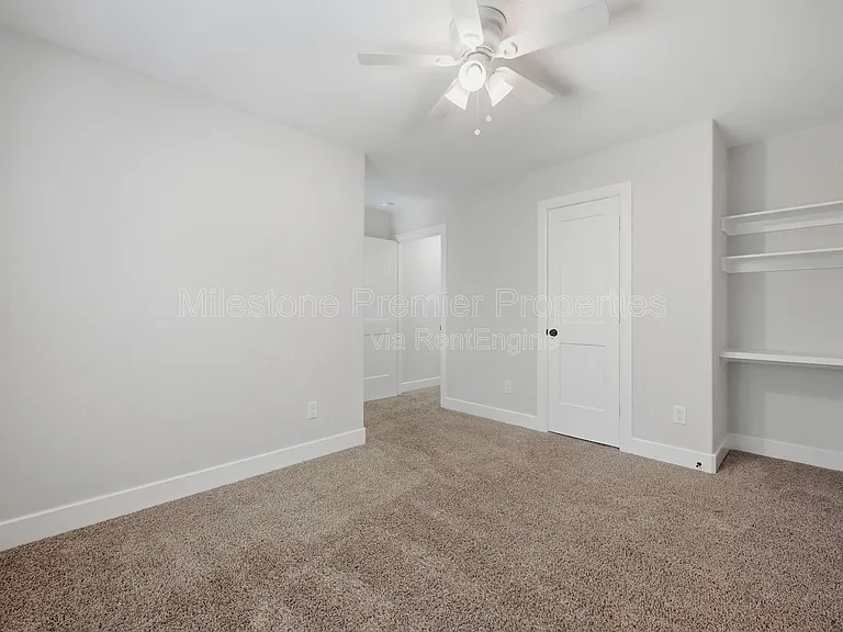 931 W Collins St — Photo 14