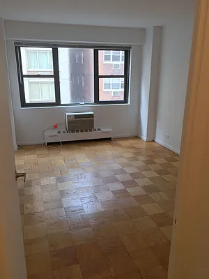 Rented by Carlyle Property Management | media 13