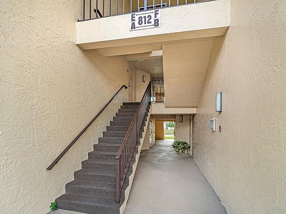 4th image of 812 Sky Pine Way APT A2