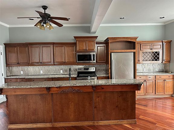 4th image of 41 Columbus Square Dr S