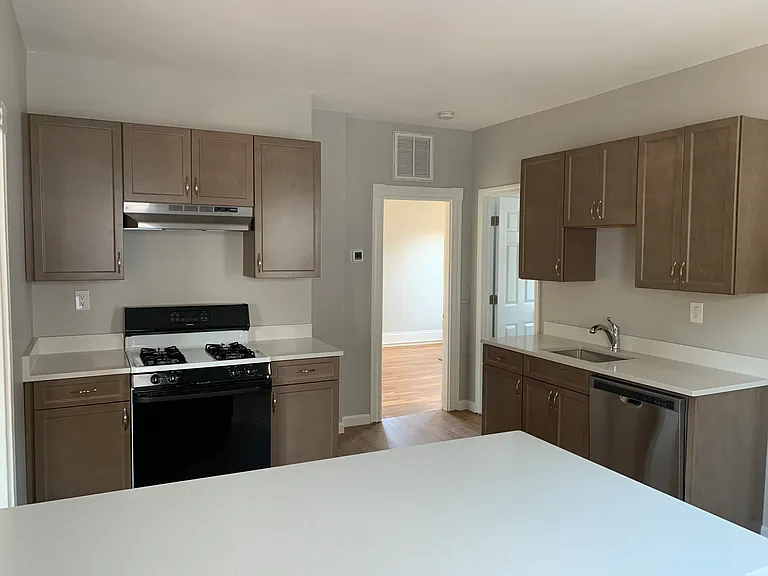 Edward St — Photo 2