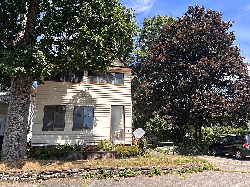 2nd image of 3 Buchanan Avenue