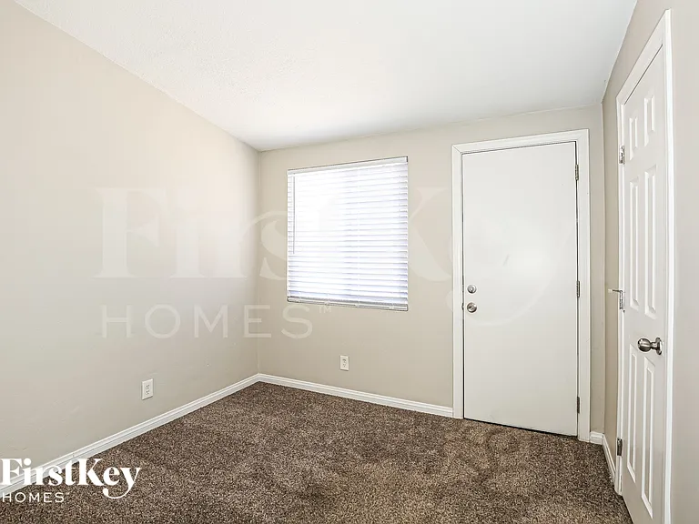 2317 Hassett Ave — Photo 10