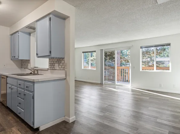 17110 NE 45th St, Redmond, WA