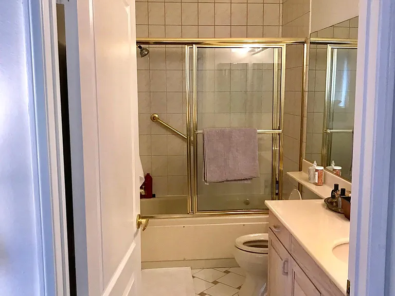 8349 Blackburn Ave #302 — Photo 96