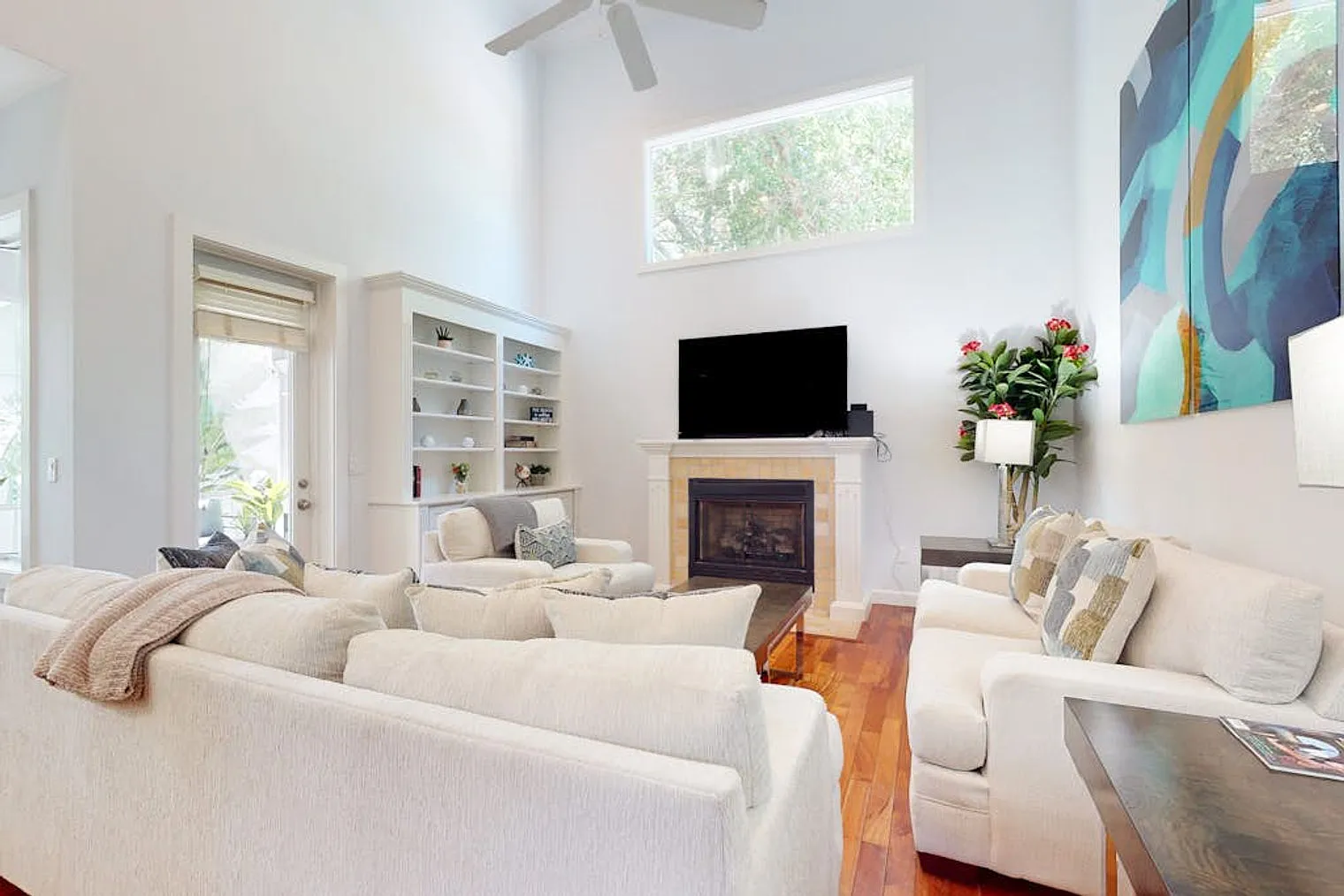 3 bed, 2.0 bath, 2497 sqft, $4,401 — Photo 1