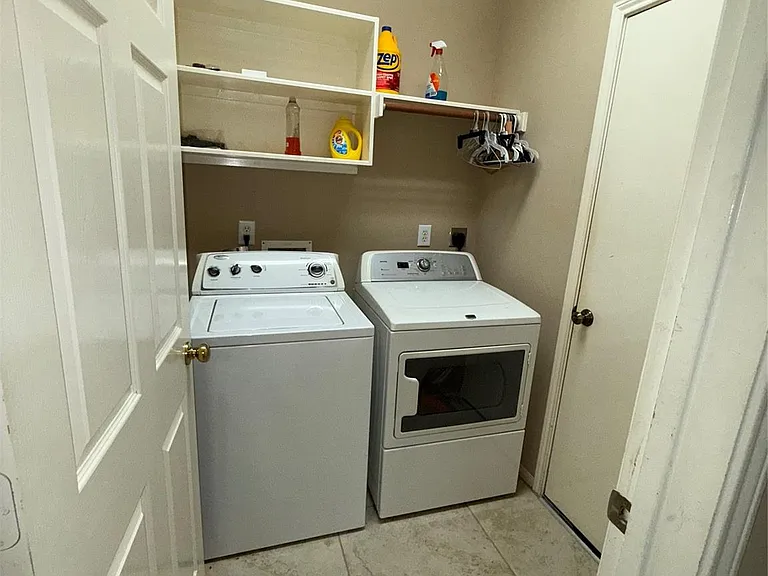 14009 Hollow Canyon Ln — Photo 16