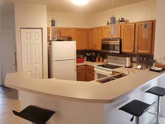 5th image of 10096 Pacific Pines Ave