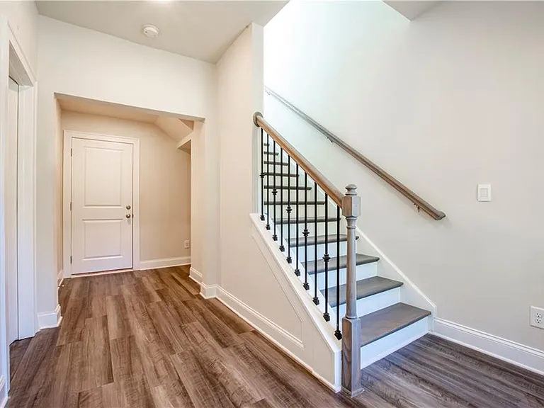 1662 Mountain Top Ln — Photo 29