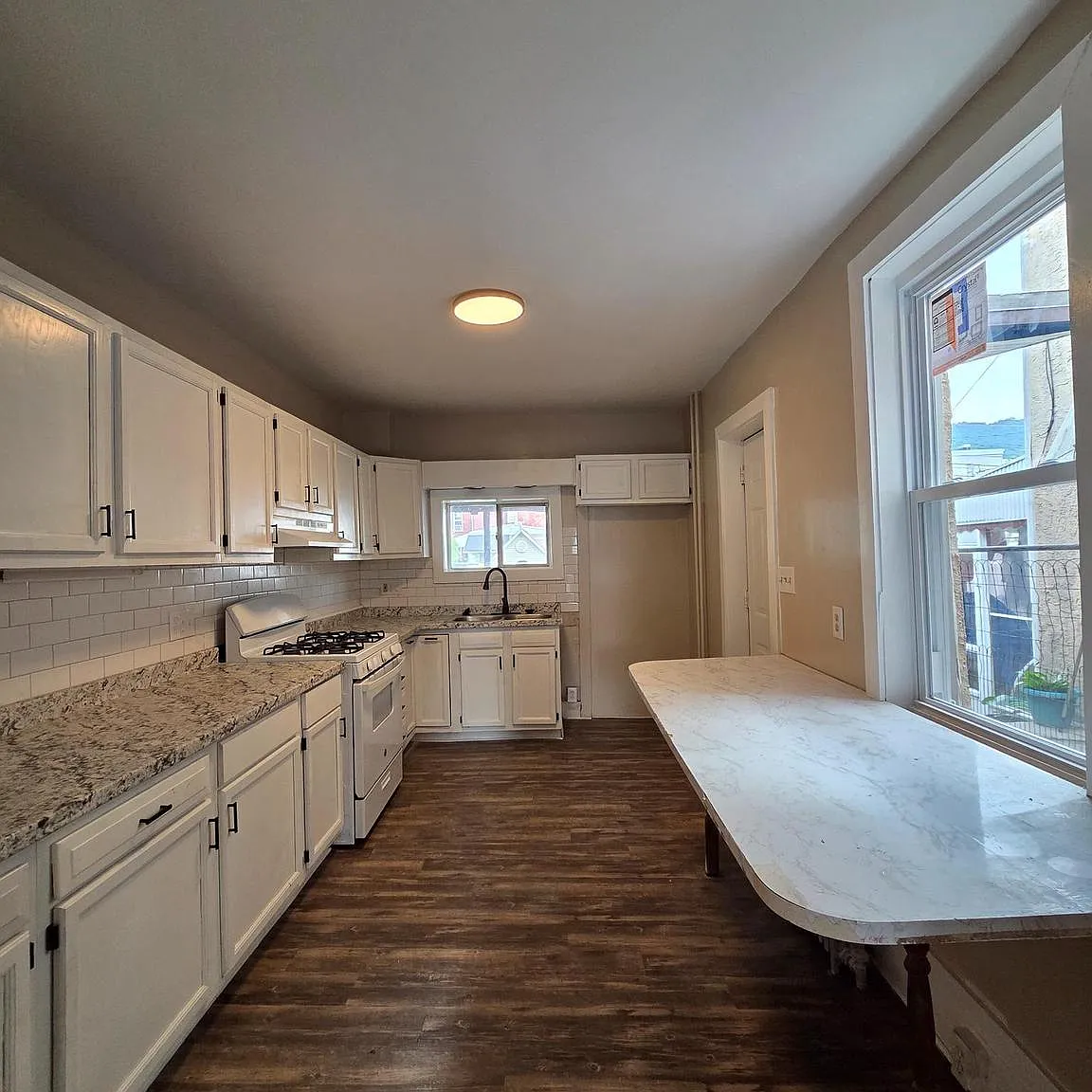 4 bed, 1204 sqft, $1,575 — Photo 4