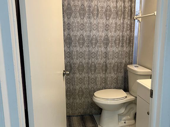 5th image of 199 SW 12th Ave APT 317