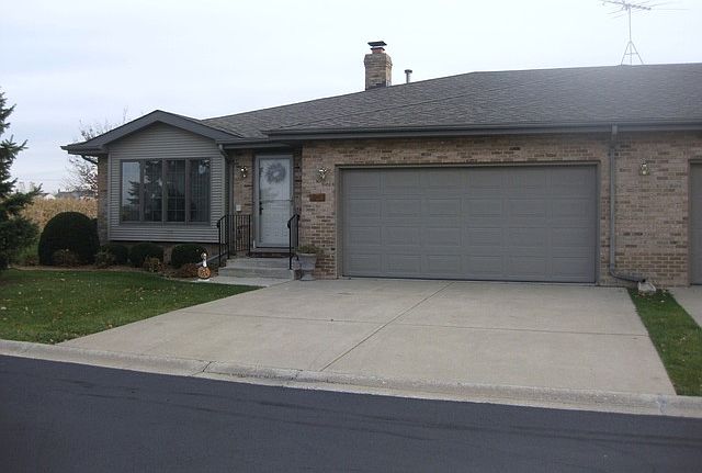 1st image of 1838 Foxwood Dr #1838