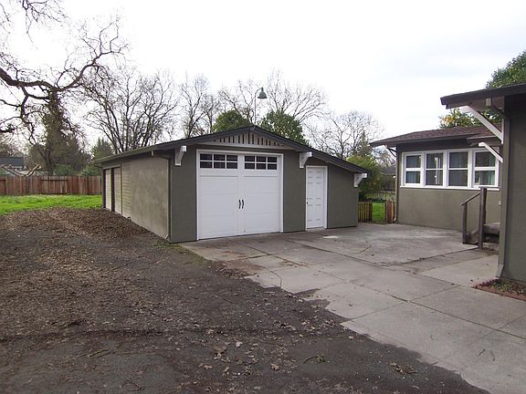 1.5 car garage