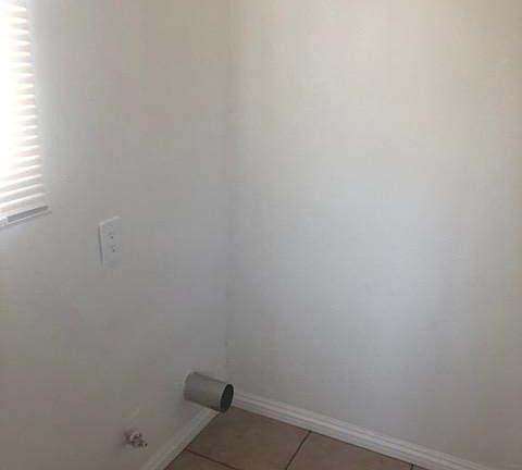 3rd image of 853 W 41st St