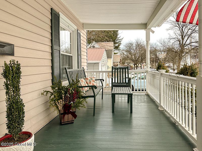4th image of 11 Stewart Avenue