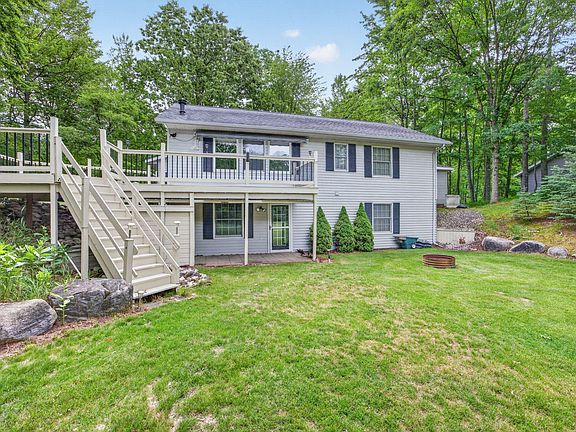 4th image of 9265 Golf Port Dr