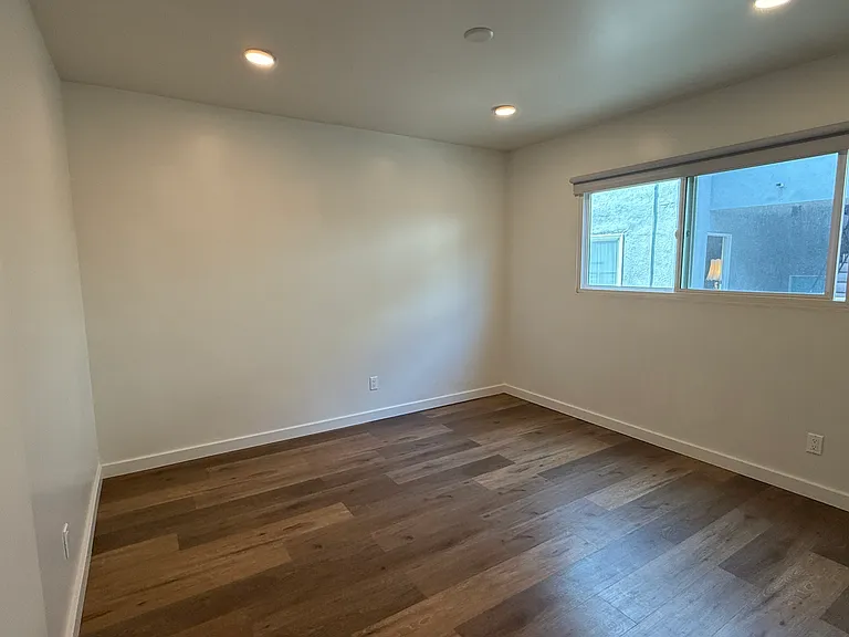 1156 N Madison Ave #7 — Photo 10
