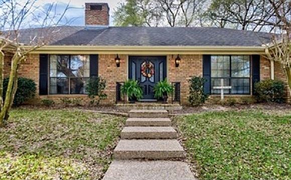 1st image of 4009 Colonial Dr