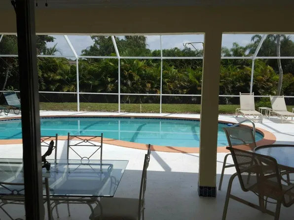 639 Pompano Dr, Naples, FL 34110